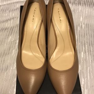 Nude Tahari pumps